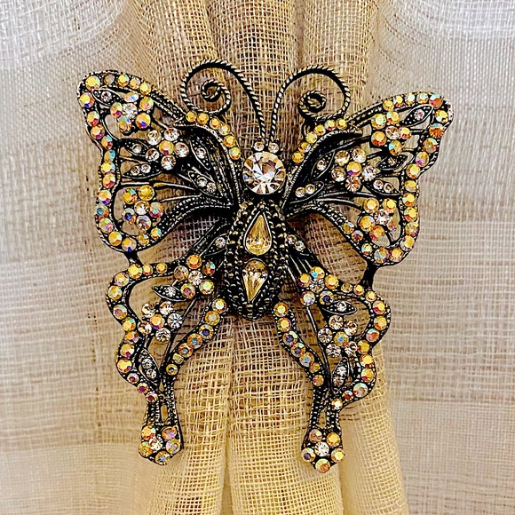 Vintage Jewelry - Butterfly Brooch w/Clear and iridescent stones